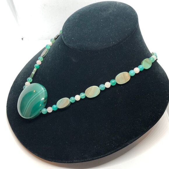 Unique Green Stone Gemstone Beaded Necklace with Sterling Silver Clasp - Picture 4 of 10